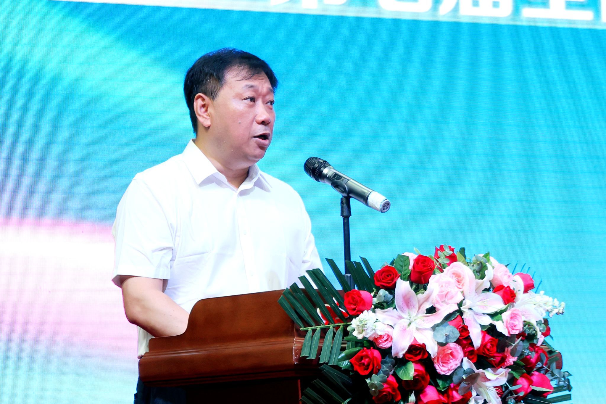 副校长于少鹏主持开幕式