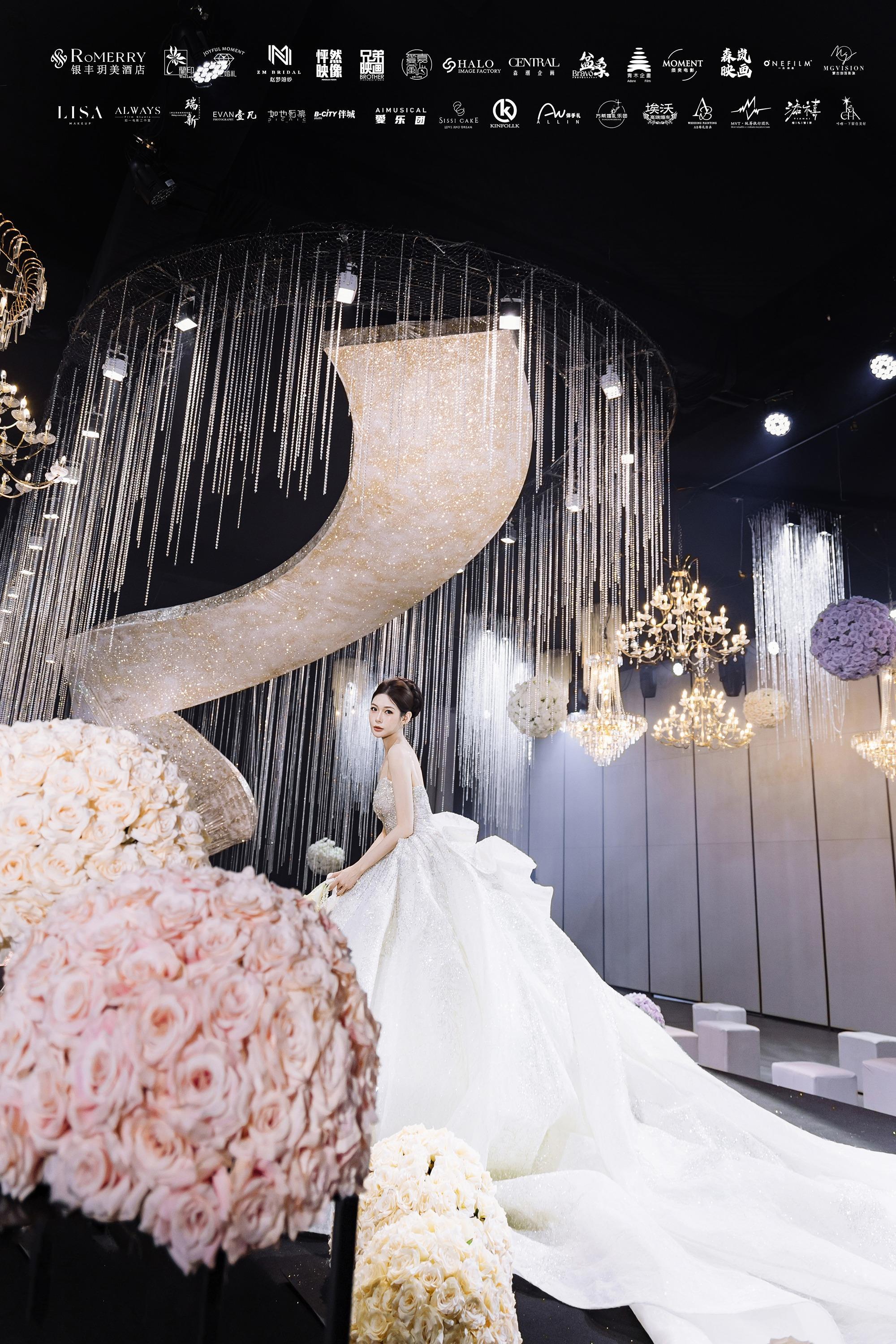 “山海永玖·玺印永恒”青岛银丰玥美酒店婚礼首秀璀璨呈现