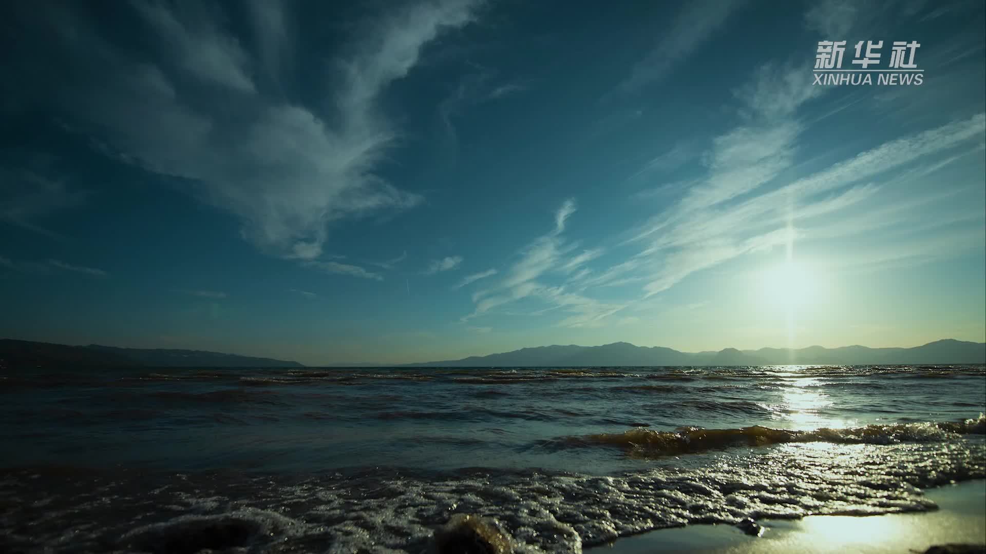 云南澄江：雨后抚仙湖美如画