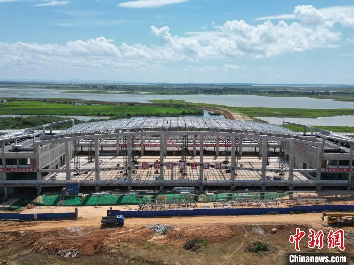 图为昌九高铁共青城东站项目施工现场。付婷 摄