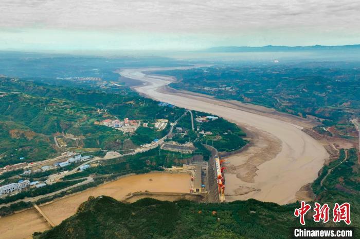 7月7日，三门峡水库完成2025年黄河调水调沙任务，转入汛期正常运用。(无人机照片) 　黎秋野 摄