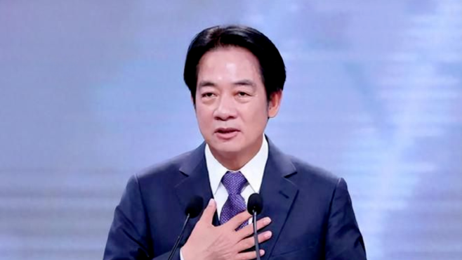 台民意机构大幅标语痛斥赖清德，郭正亮：民进党内部也对其不满