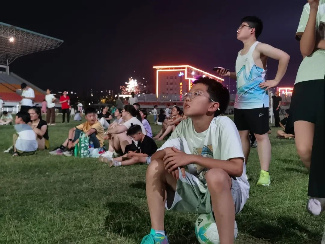 欢乐追“苏超”！徐州“第二现场”遍布全城