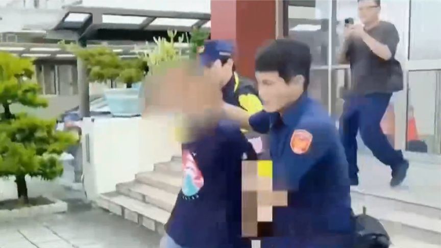 恐怖！台湾男子当街砍杀妻子与小姨子，逃亡中持续上网公布动态