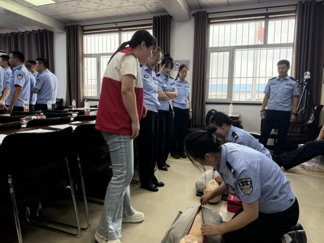 秦皇岛北戴河新区红十字会开展“守护心脏”心肺复苏培训活动