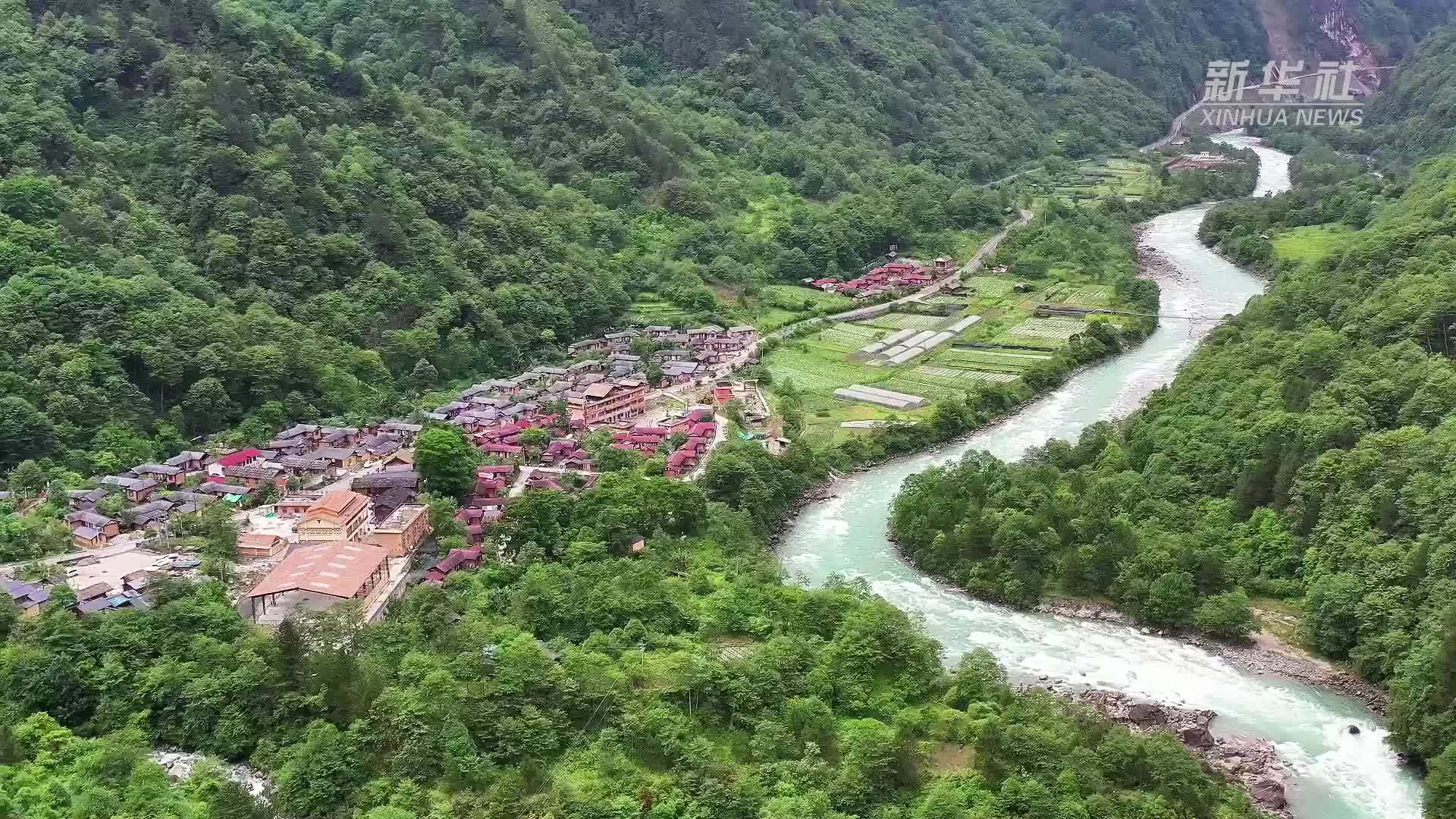 党旗在基层一线高高飘扬｜杨文彬：三进独龙江 书写驻村第一书记的峡谷情怀