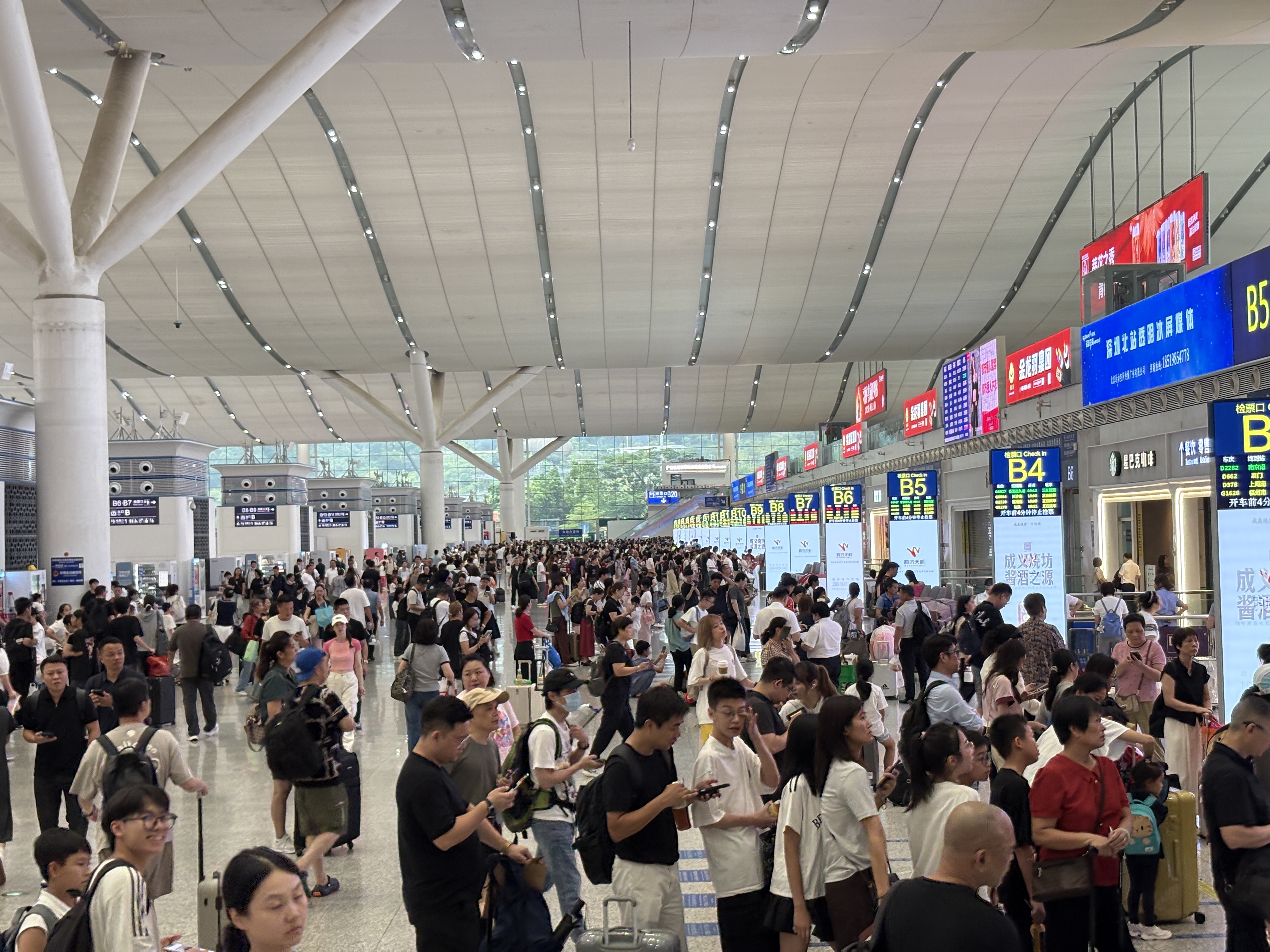 暑运前十天深圳铁路发送旅客264.1万人次