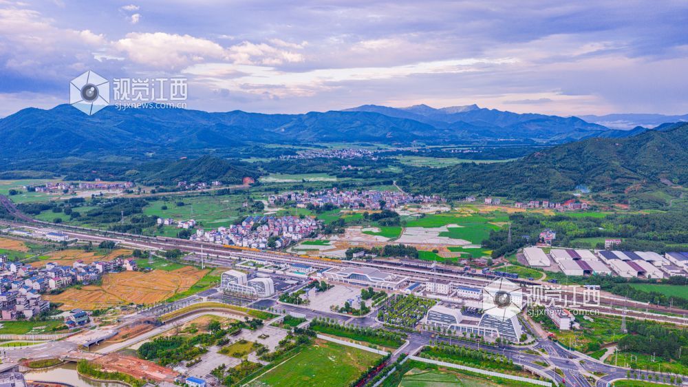 2025年7月10日在江西省吉安市峡江县拍摄的画面。