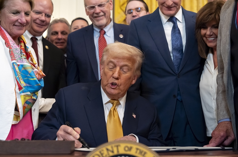 特朗普又将有大动作：或允许9万亿美元退休基金投资加密货币、私募等