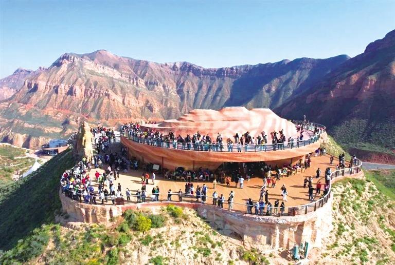 兰州水墨丹霞旅游景区　兰州日报社全媒体首席记者　李超　摄