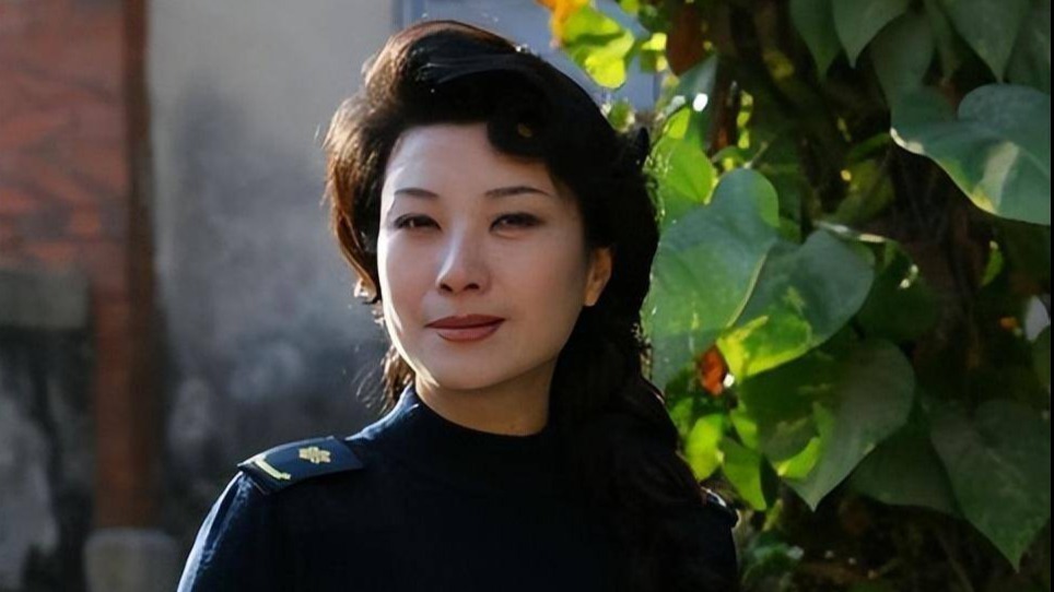 她倾国倾城，却拒绝潜规则，断送前程，如今62岁开创新天地封面图