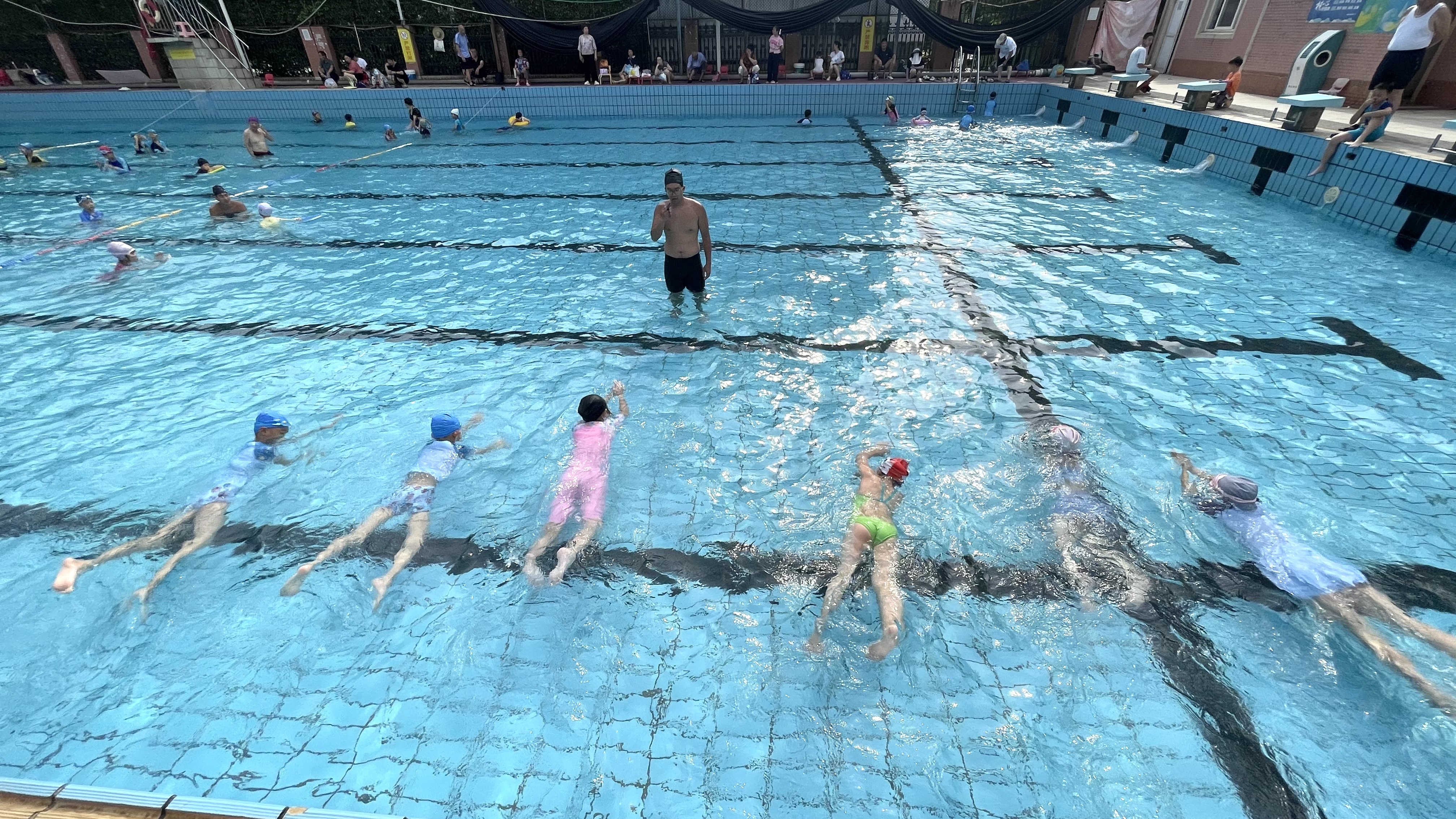 高新区新明街道为“小候鸟”筑牢 暑期安全防线