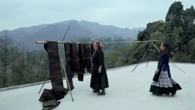 苗族传统服饰工序复杂耗时长，价格堪比奢侈品，销路成难题