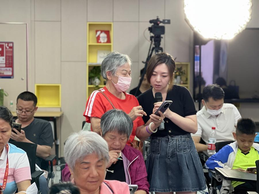 香安社区 “民生微实事” AI 课堂开课,解锁生活与职场新技能