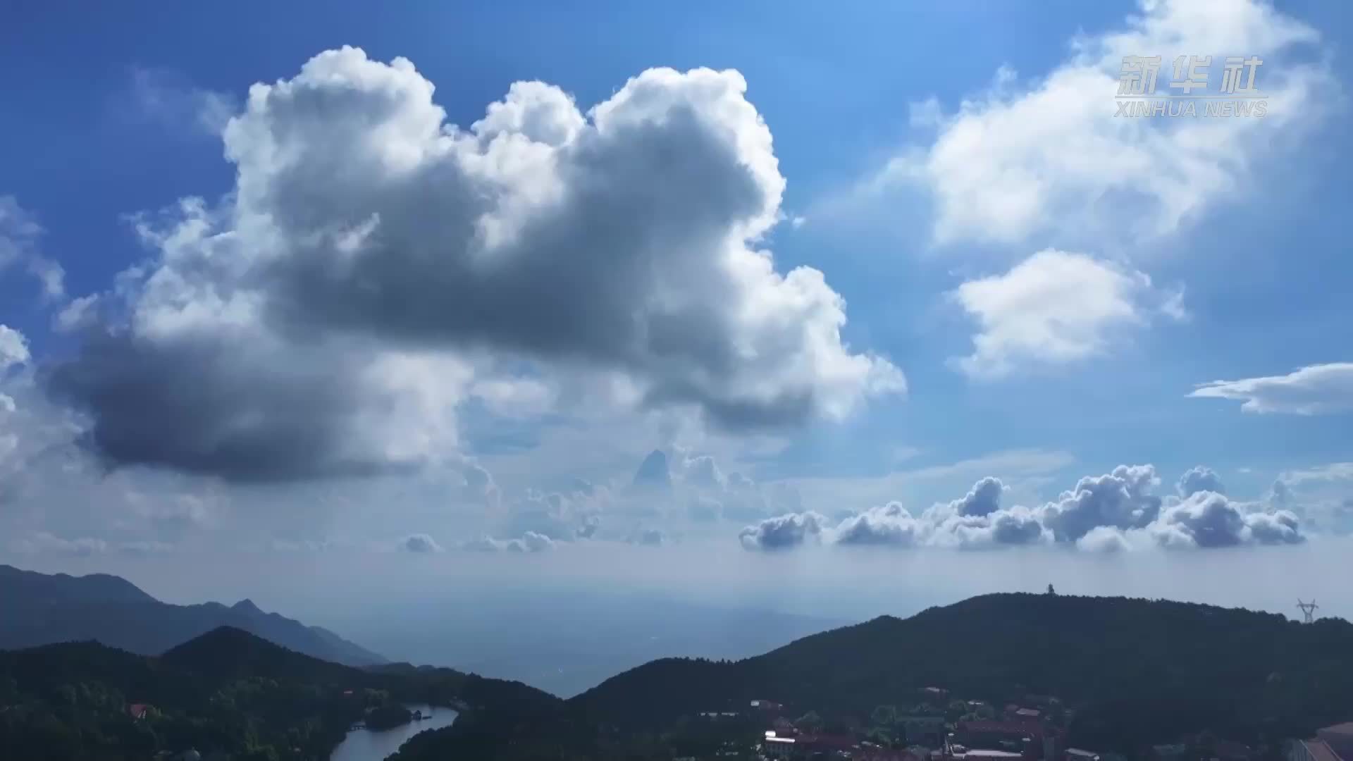 “蓝调”庐山延时美 暑夏景象如梦幻