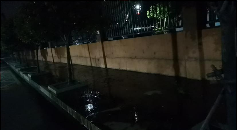 小区污水外溢。图/问政江西