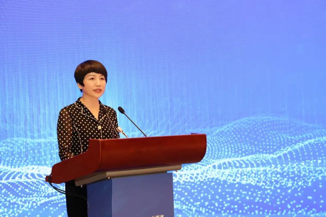▲省委常委、宣傳部部長盧小青出席儀式并講話