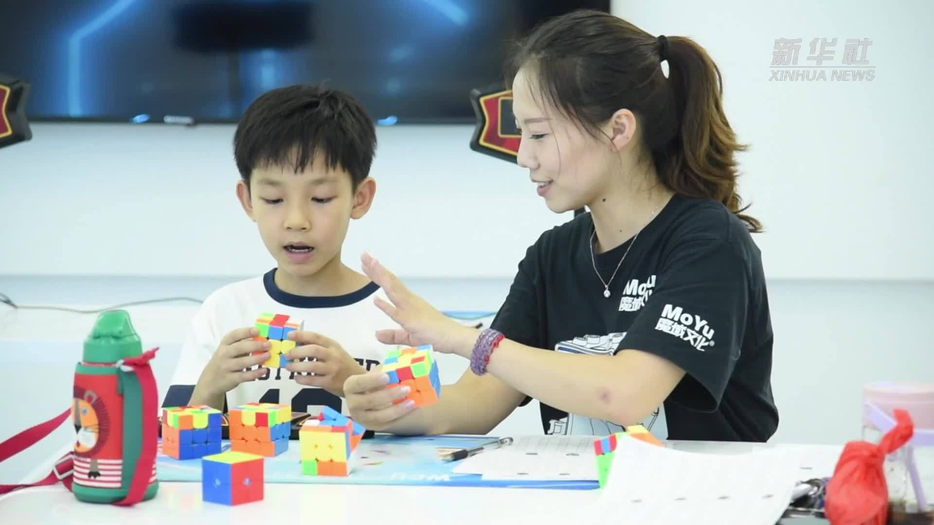 科技赋能传统玩具产业“转”出新机遇