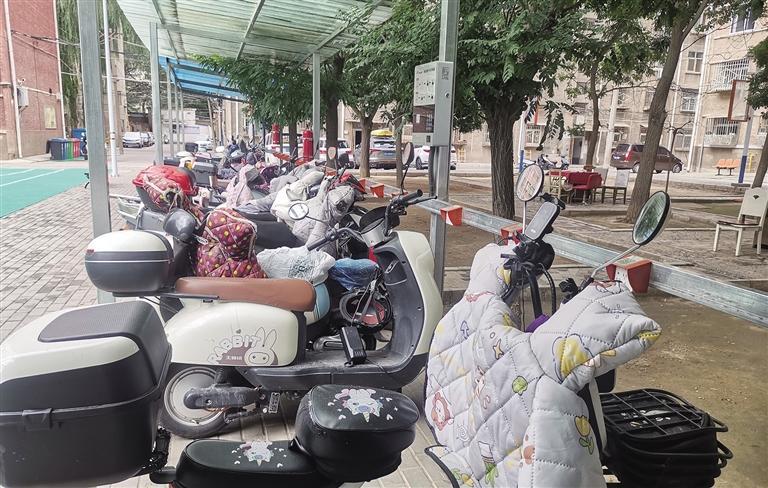 西固区省建投一安中路小区充电端口相对充裕