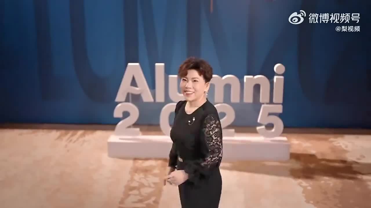 邓亚萍获诺丁汉终身成就奖，感叹：是完全放下冠军光环的几年