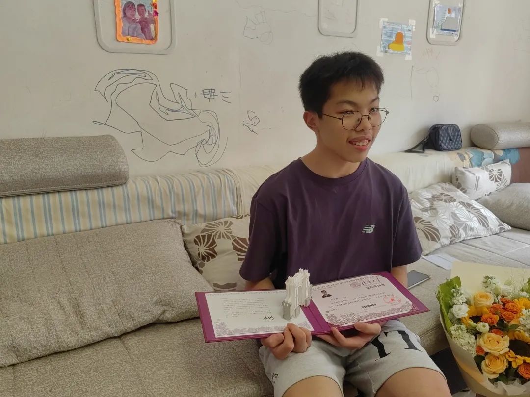 江西第一封高考录取通知书送达！来自清华大学