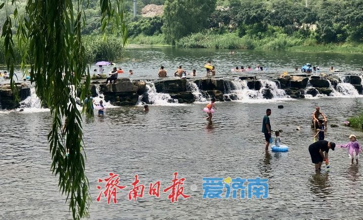 一年四季 泉在济南丨高温天玉符河成消暑热门地 戏水露营乐趣多