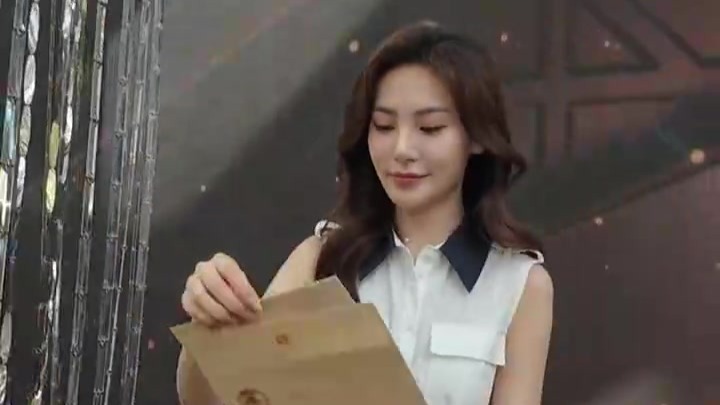 第17届华人盛典倒计时！凤凰卫视主持人郭洋子邀您一起关注，不见不散！