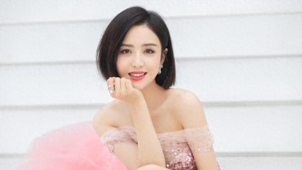 42岁佟丽娅再破“天花板”，这一次，她让陈思诚和整个娱乐圈沉默封面图