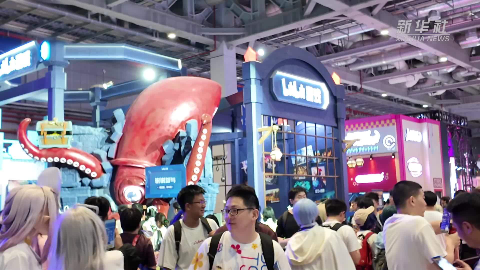 上海漫展人气爆棚 国产动画游戏受关注