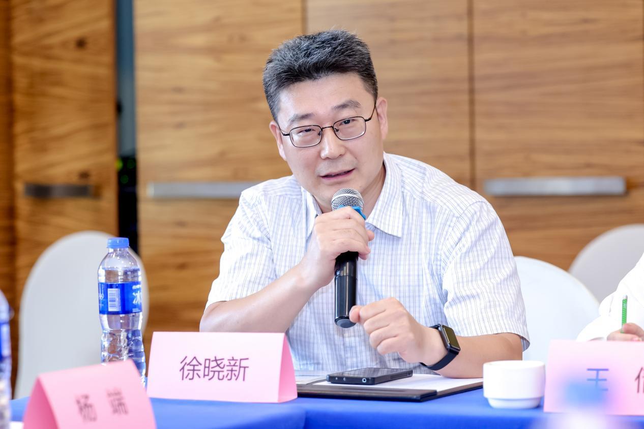 北京师范大学中国公益研究院执行院长徐晓新致辞