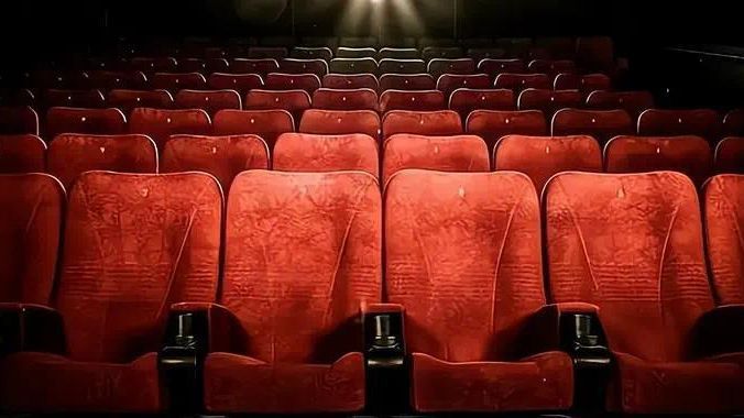 小镇青年为什么不爱看进口片？封面图