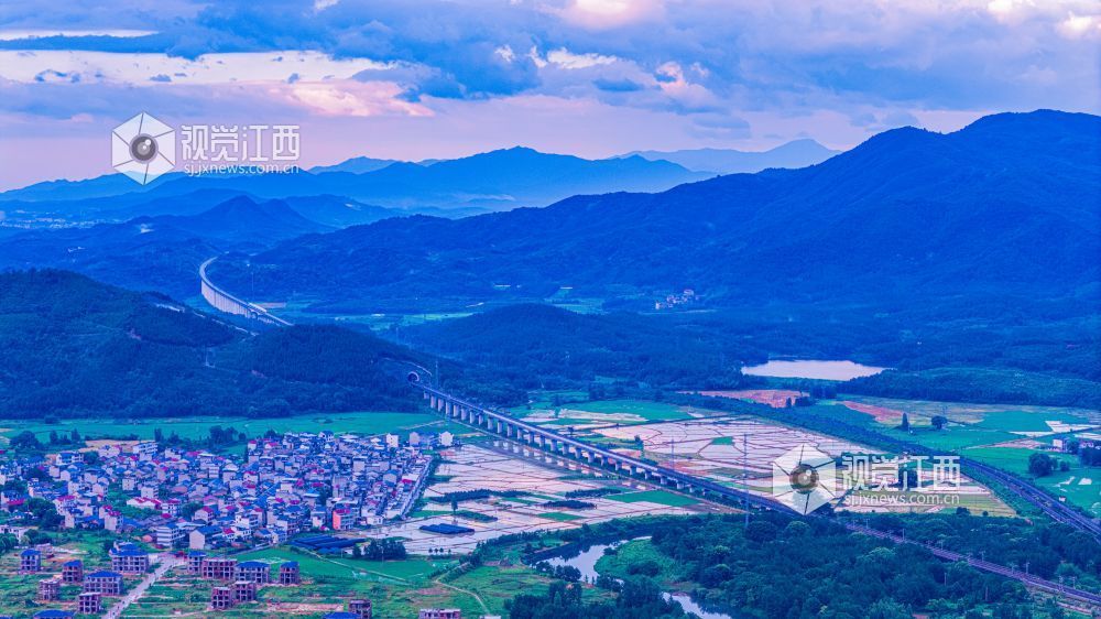 2025年7月10日在江西省吉安市峡江县拍摄的画面。