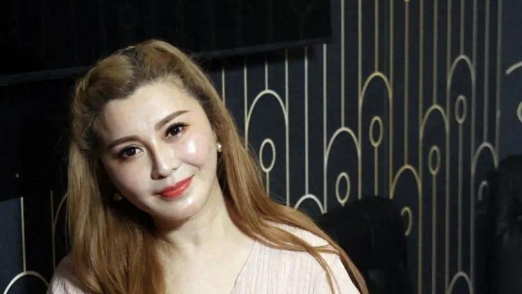 53岁蔡晓仪退圈20年宣布复出，身材微胖仍自信，称保养得宜像30岁封面图