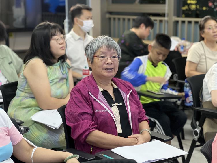 香安社区“民生微实事”AI系列课程圆满收官，科技赋能惠及千余居民
