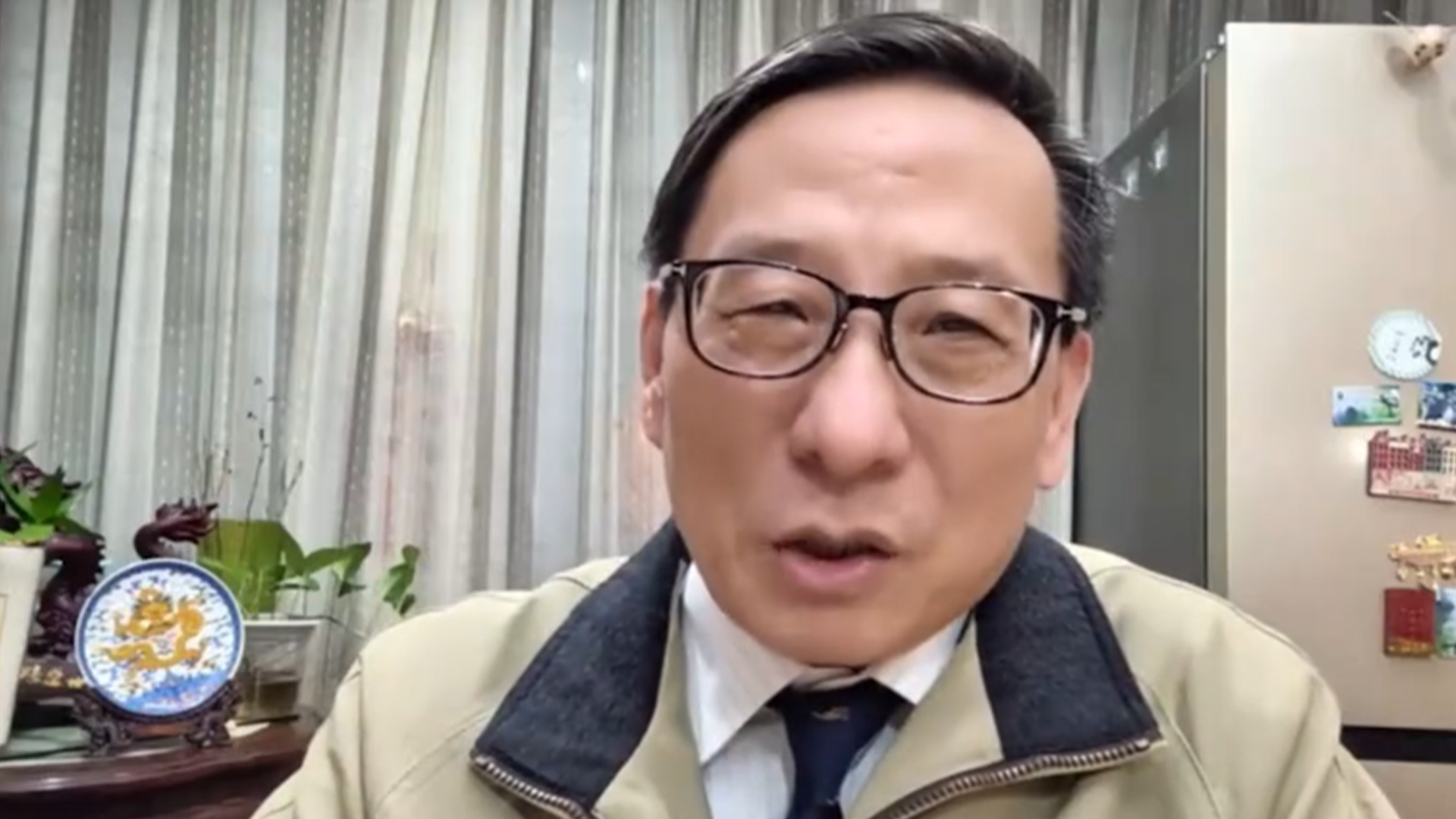 “我是屡试不爽啊~”，高志凯：跟印度人交流的时候，用最标准的英国英语口音，“他啪嗒矮了半分”