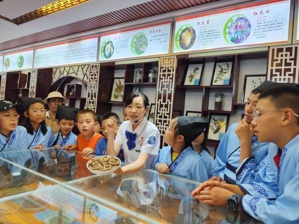 用心解决群众急难愁盼 华亭让幸福在家门口升级