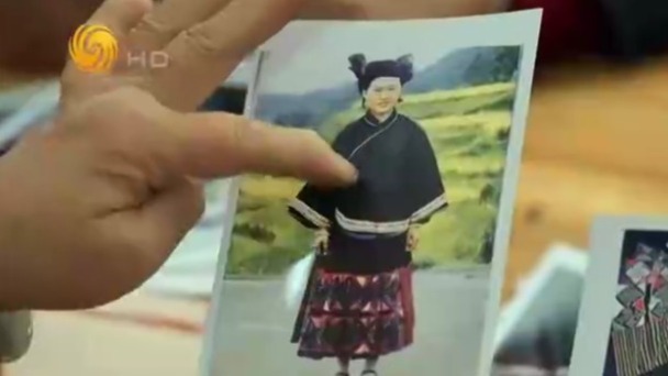 布依族百褶裙，制作一条裙子需耗时一年，是古时财富和地位的象征