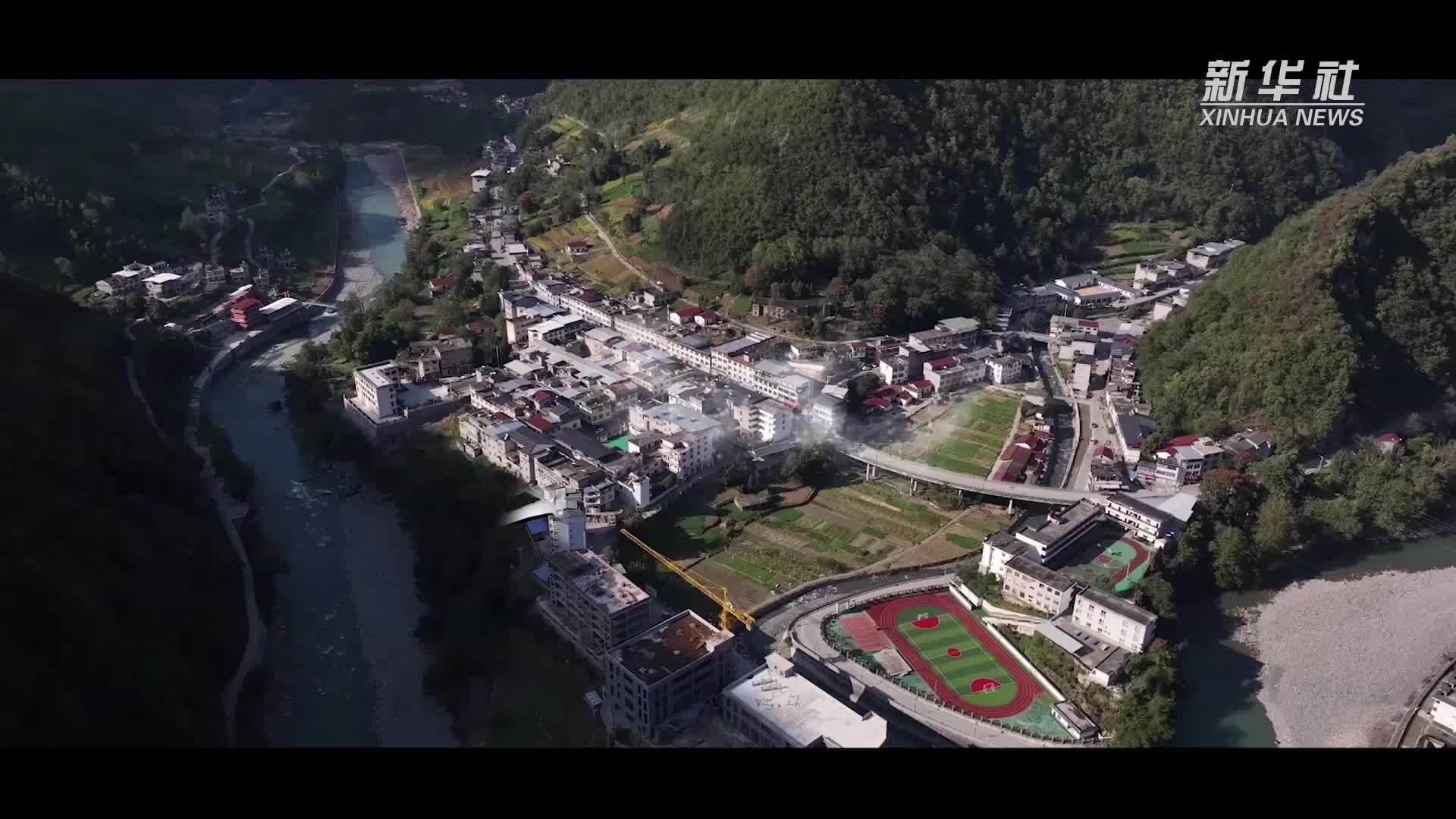 第一书记“组团服务”记