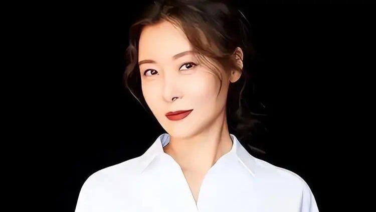 柯蓝52岁选择丁克生活，李亚鹏对她的态度引关注封面图