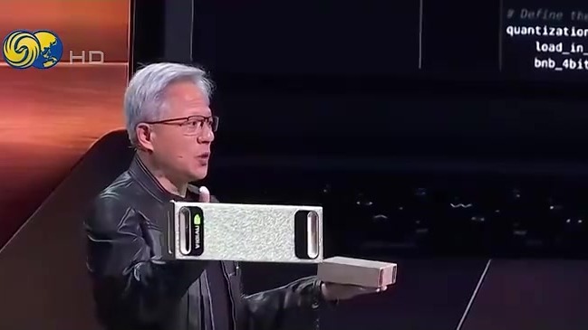 黄仁勋谈AI：中美既有竞争，也相互依存