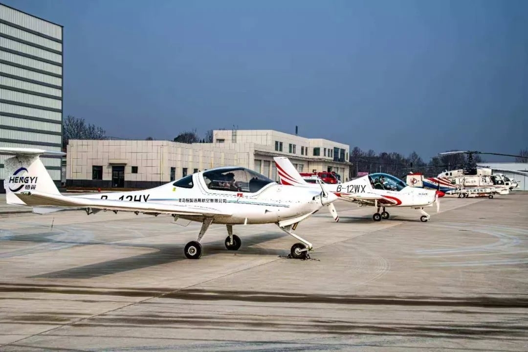 飞机场是什么意思网络语 73B5A3AE64B2D00DD2A6DD6D9997E9A14DFF5BB0_size212_w1080_h720.jpg