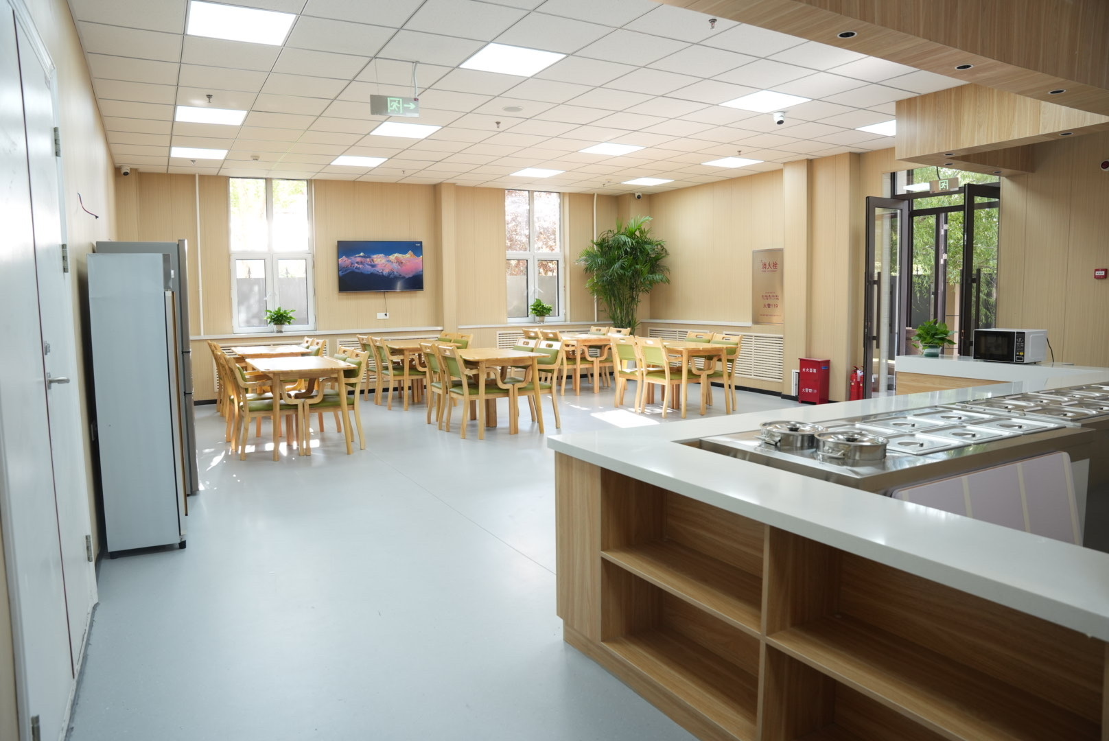 干净整洁的餐厅