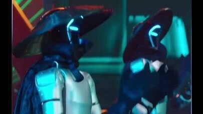 人形机器人为《十面埋伏》伴舞，网友：绝了！比我跳得好！