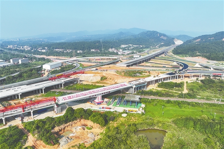 完成转体！南昌西二绕城高速昌北枢纽上演“空中芭蕾” 预计9月底全线贯通
