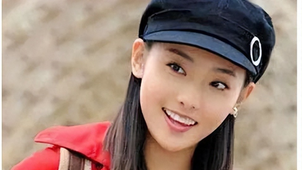 一手好牌打稀烂！疯马秀仅过一年半，张嘉倪近况曝出，一点不意外封面图