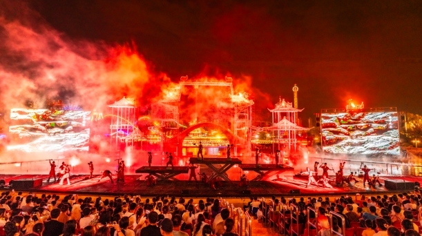 “非遗+科技”再现洪州盛景 南昌融创文旅城大型实景演出震撼上演