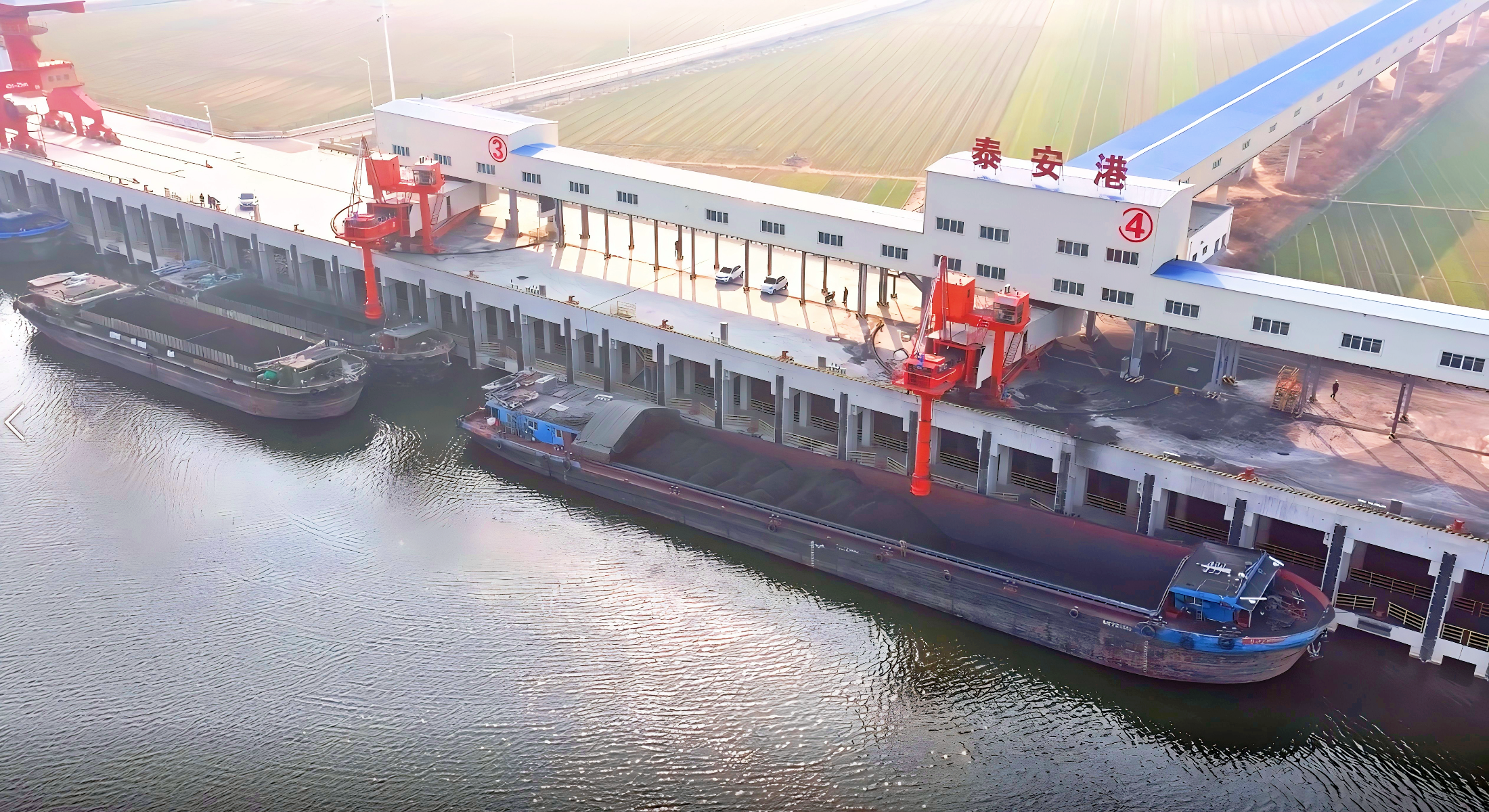 再创新高 山东能源集团兖矿泰安港单日集疏运量突破10万吨