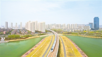 郑开城际铁路,列车抵达开封城