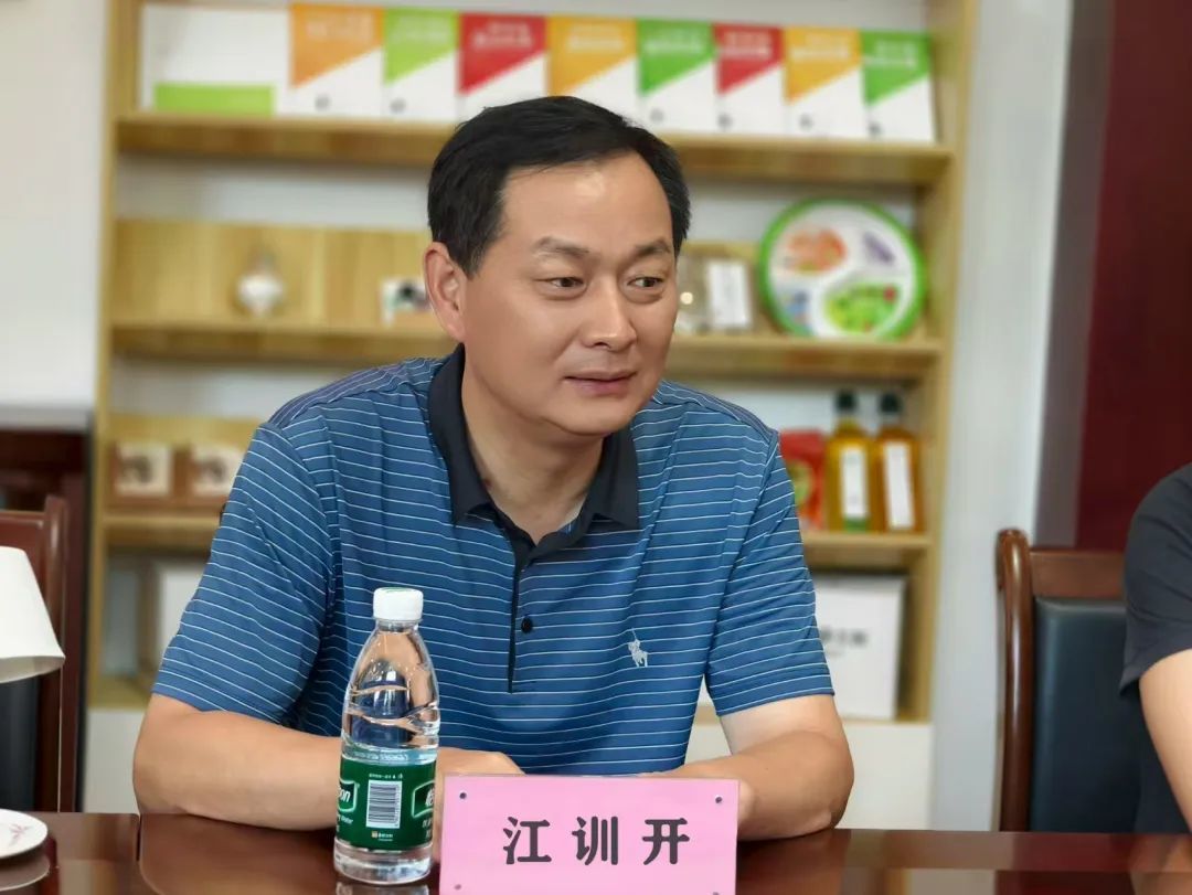 江西报业传媒集团党委副书记、总经理王少君率队考察调研“余江模式”