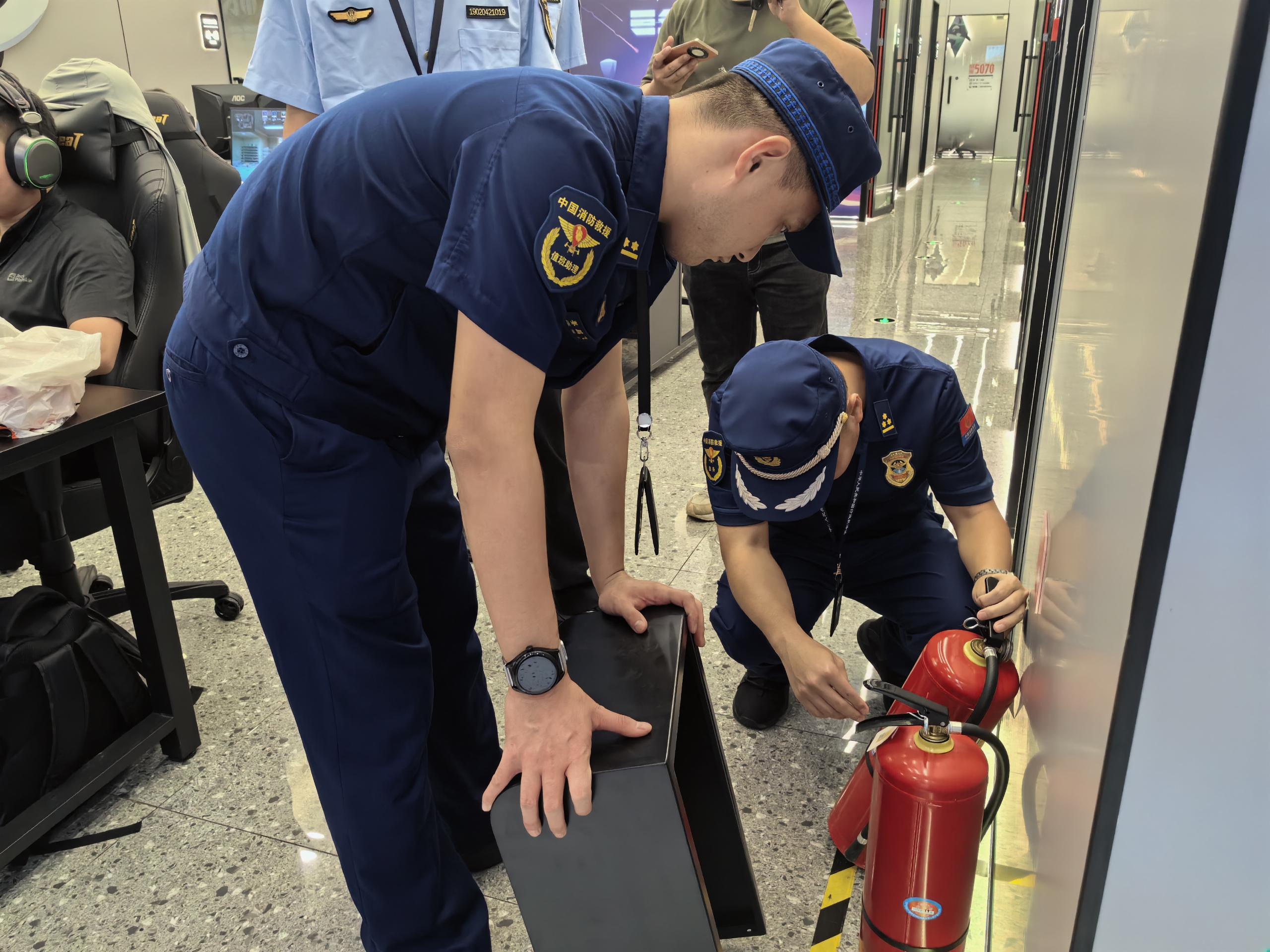 “一次检查、全面体检”助企轻装上阵 南山区打造互联网上网服务营业场所综合监管场景